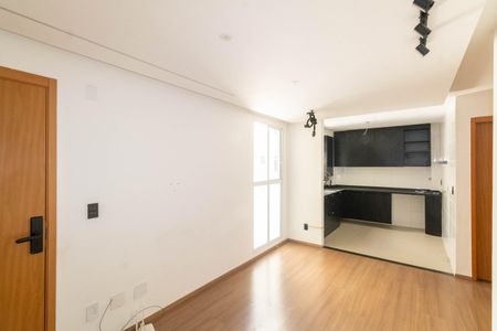Sala de apartamento para alugar com 2 quartos, 45m² em Inhoaíba, Rio de Janeiro