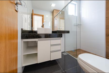 Apartamento à venda com 163m², 2 quartos e 2 vagasBanheiro suíte 1