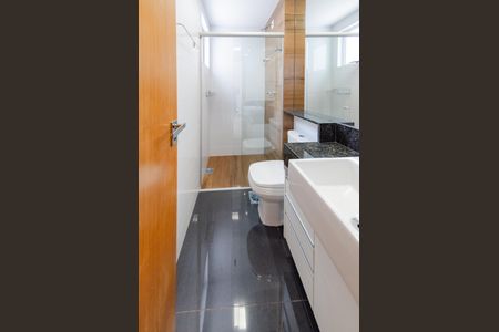 Apartamento à venda com 163m², 2 quartos e 2 vagasBanheiro suíte 2