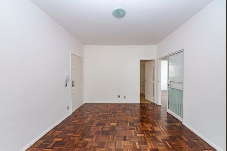 Sala de apartamento para alugar com 2 quartos, 68m² em Coração Eucarístico, Belo Horizonte