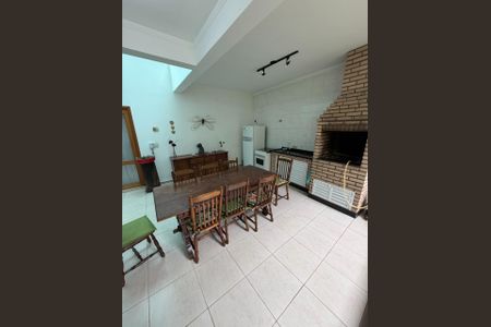 Casa à venda com 165m², 3 quartos e 4 vagas Casa à venda com 165m², 3 quartos e 4 vagasÁrea Gourmet