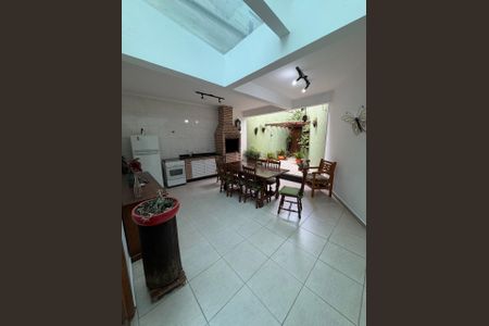 Casa à venda com 165m², 3 quartos e 4 vagas Casa à venda com 165m², 3 quartos e 4 vagasÁrea Gourmet