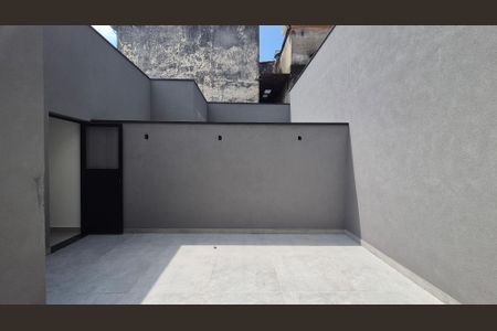 Casa à venda com 150m², 3 quartos e 2 vagas Casa à venda com 150m², 3 quartos e 2 vagasArea externa