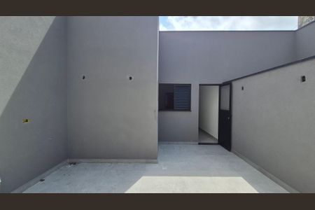 Casa à venda com 150m², 3 quartos e 2 vagasArea externa