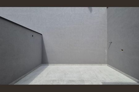 Casa à venda com 150m², 3 quartos e 2 vagas Casa à venda com 150m², 3 quartos e 2 vagasArea externa