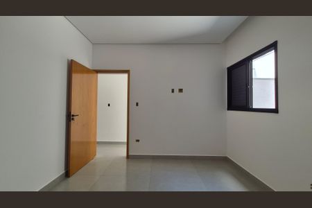 Casa à venda com 150m², 3 quartos e 2 vagas Casa à venda com 150m², 3 quartos e 2 vagasSuíte
