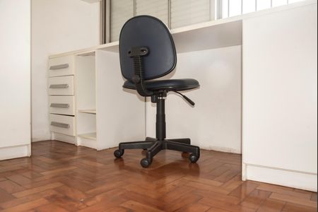 Apartamento à venda com 75m², 3 quartos e 1 vagaEscritório