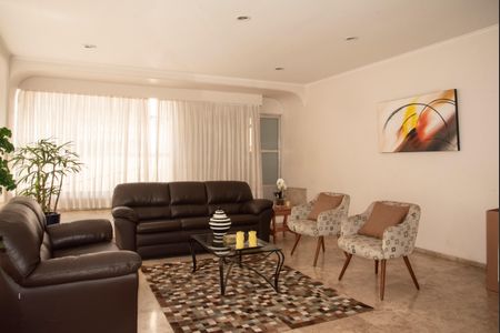 Apartamento à venda com 75m², 3 quartos e 1 vaga Apartamento à venda com 75m², 3 quartos e 1 vagaHall social