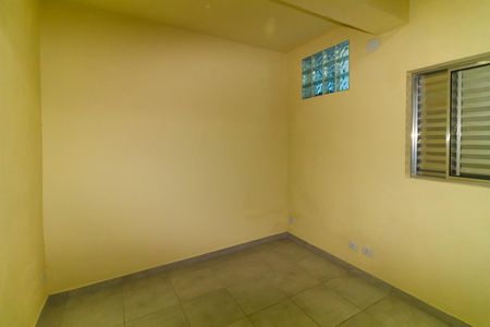 Quarto 2 de casa para alugar com 2 quartos, 80m² em Vila Industrial, São Paulo