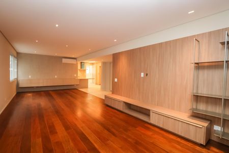 Sala de apartamento à venda com 4 quartos, 144m² em Cerqueira César, São Paulo