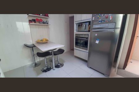 Casa à venda com 159m², 3 quartos e 3 vagas