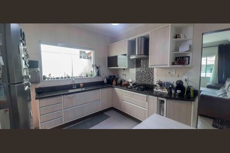 Casa à venda com 159m², 3 quartos e 3 vagas Casa à venda com 159m², 3 quartos e 3 vagasCozinha