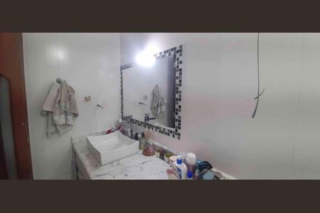 Casa à venda com 159m², 3 quartos e 3 vagas