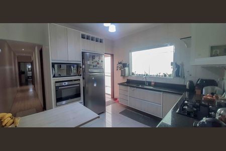 Casa à venda com 159m², 3 quartos e 3 vagas