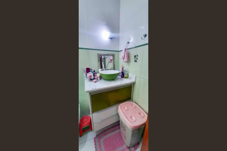 Casa à venda com 159m², 3 quartos e 3 vagas Casa à venda com 159m², 3 quartos e 3 vagasBanheiro da Suíte 2