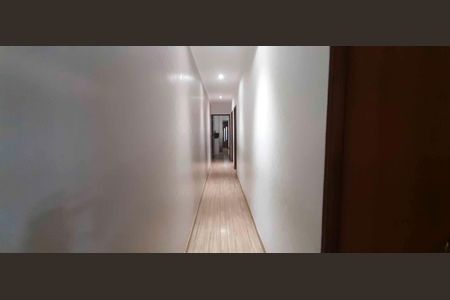 Casa à venda com 159m², 3 quartos e 3 vagas Casa à venda com 159m², 3 quartos e 3 vagasCorredor