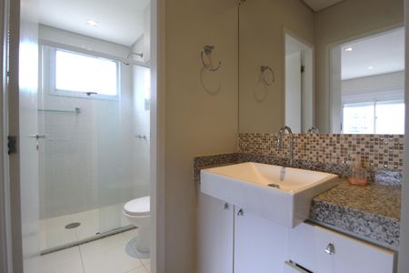 Apartamento à venda com 56m², 1 quarto e 2 vagasBanheiro da Suíte