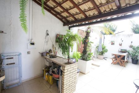 Casa de condomínio à venda com 167m², 4 quartos e 2 vagasChurrasqueira