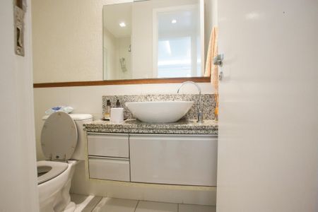 Casa de condomínio à venda com 167m², 4 quartos e 2 vagasLavabo da Sala