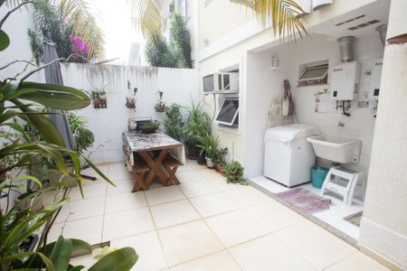 Casa de condomínio à venda com 167m², 4 quartos e 2 vagasGarden