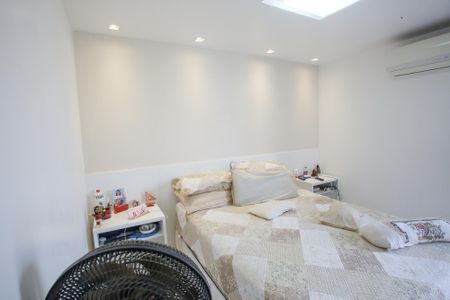 Casa de condomínio à venda com 167m², 4 quartos e 2 vagasQuarto Suíte 1