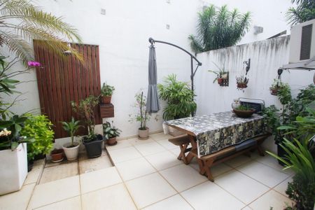 Casa de condomínio à venda com 167m², 4 quartos e 2 vagasGarden