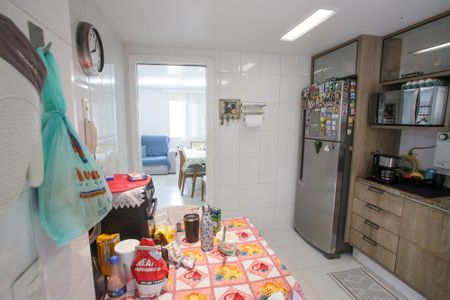 Casa de condomínio à venda com 167m², 4 quartos e 2 vagasCozinha