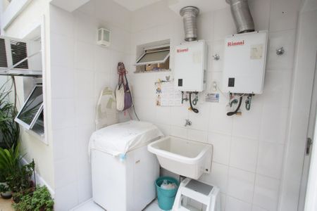 Casa de condomínio à venda com 167m², 4 quartos e 2 vagasÁrea de Serviço