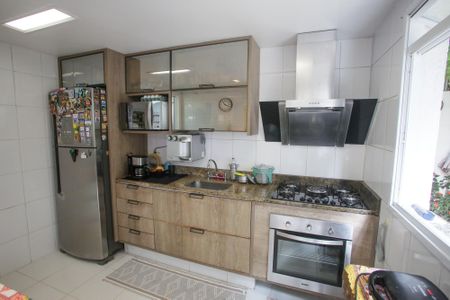 Casa de condomínio à venda com 167m², 4 quartos e 2 vagasCozinha