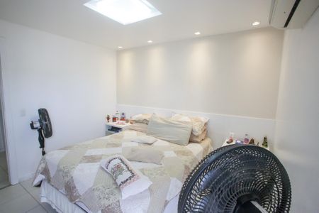 Casa de condomínio à venda com 167m², 4 quartos e 2 vagasQuarto Suíte 1