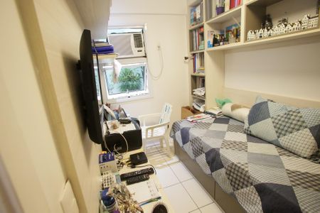 Casa de condomínio à venda com 167m², 4 quartos e 2 vagasQuarto 4