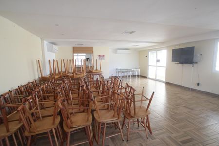 Casa de condomínio à venda com 167m², 4 quartos e 2 vagasÁrea comum - Salão de festas