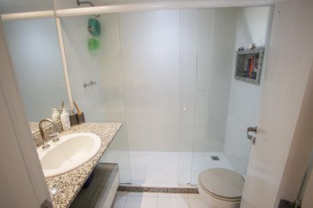 Casa de condomínio à venda com 167m², 4 quartos e 2 vagasBanheiro do Quarto Suíte 3