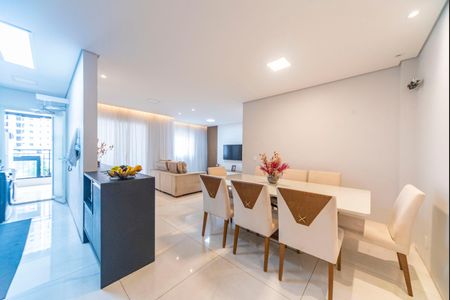 Apartamento à venda com 82m², 2 quartos e 2 vagas Apartamento à venda com 82m², 2 quartos e 2 vagasSala