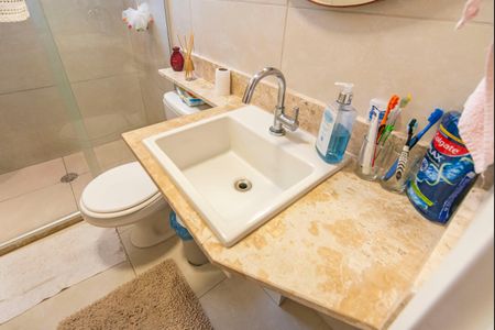 Apartamento à venda com 82m², 2 quartos e 2 vagas Apartamento à venda com 82m², 2 quartos e 2 vagasBanheiro do Quarto 2