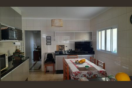 Casa à venda com 201m², 3 quartos e 2 vagasCozinha