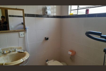 Casa à venda com 201m², 3 quartos e 2 vagasBanheiro