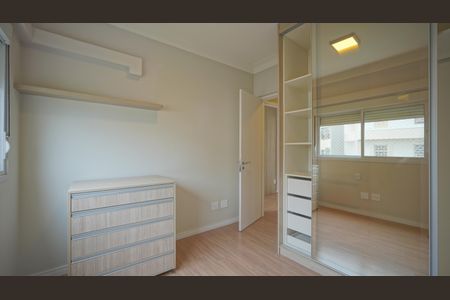 Apartamento para alugar com 72m², 2 quartos e 2 vagasQuarto