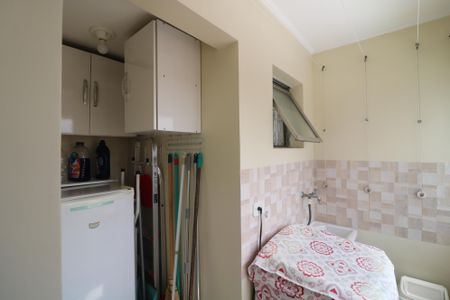 Apartamento à venda com 65m², 2 quartos e 1 vagaÁrea de Serviço