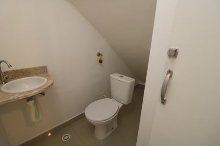 Casa de condomínio à venda com 75m², 2 quartos e 2 vagasLavabo