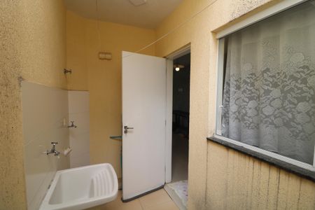 Casa de condomínio à venda com 75m², 2 quartos e 2 vagasÁrea de Serviço