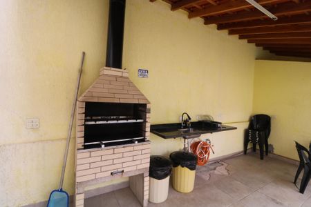 Casa de condomínio à venda com 75m², 2 quartos e 2 vagasÁrea comum - Churrasqueira