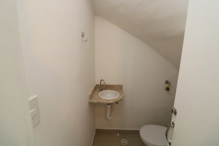 Casa de condomínio à venda com 75m², 2 quartos e 2 vagasLavabo