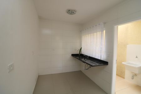 Casa de condomínio à venda com 75m², 2 quartos e 2 vagasCozinha