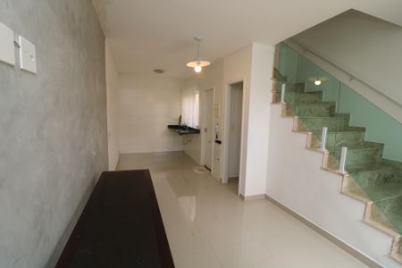 Sala de casa de condomínio à venda com 2 quartos, 75m² em Vila Alpina, São Paulo