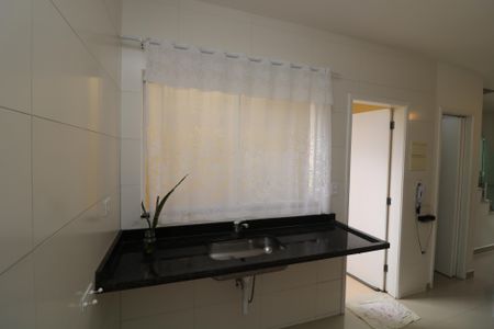 Casa de condomínio à venda com 75m², 2 quartos e 2 vagasCozinha