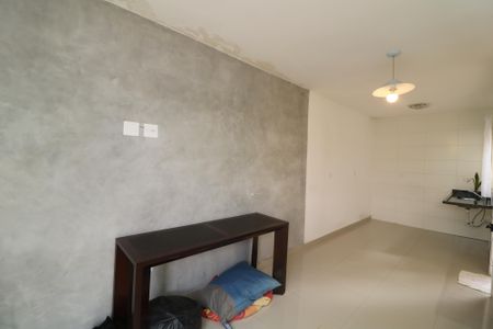 Sala de casa de condomínio à venda com 2 quartos, 75m² em Vila Alpina, São Paulo