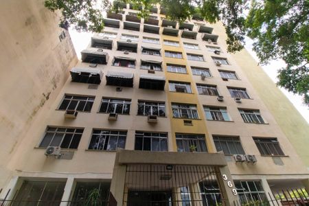 Apartamento à venda com 85m², 3 quartos e sem vaga Apartamento à venda com 85m², 3 quartos e sem vagaFachada