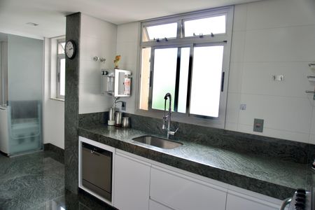 Apartamento à venda com 136m², 4 quartos e 3 vagasCozinha