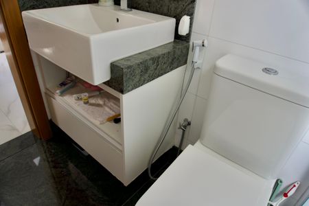 Apartamento à venda com 136m², 4 quartos e 3 vagasSuíte 2 - Banheiro